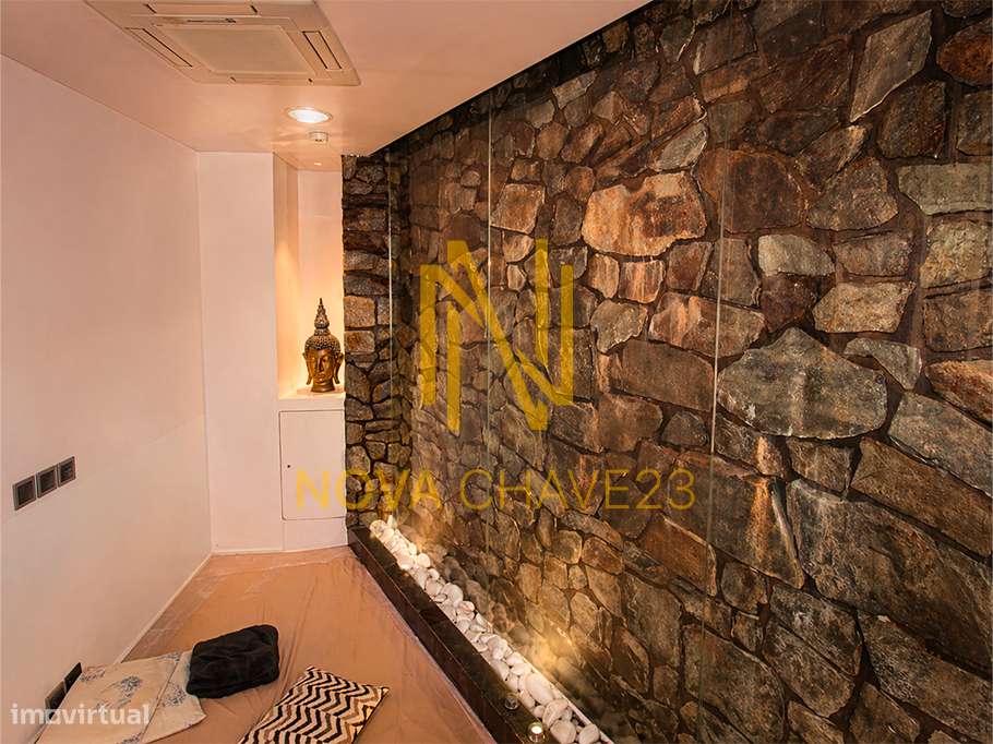 Oportunidade Única na Parede - Loja convertida em Habitação - Ap. T2-20