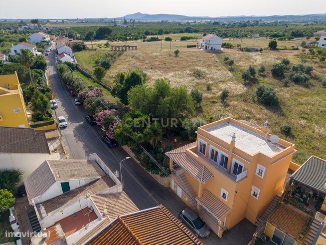 Moradia Isolada T3 com Jardim e Garagem em Bernardinheiro, Tavira-1