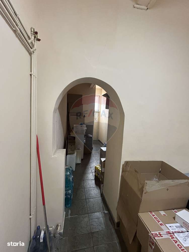 Spațiu comercial de 40mp de închiriat în zona Sud-Est - Imagine principală: 4/8