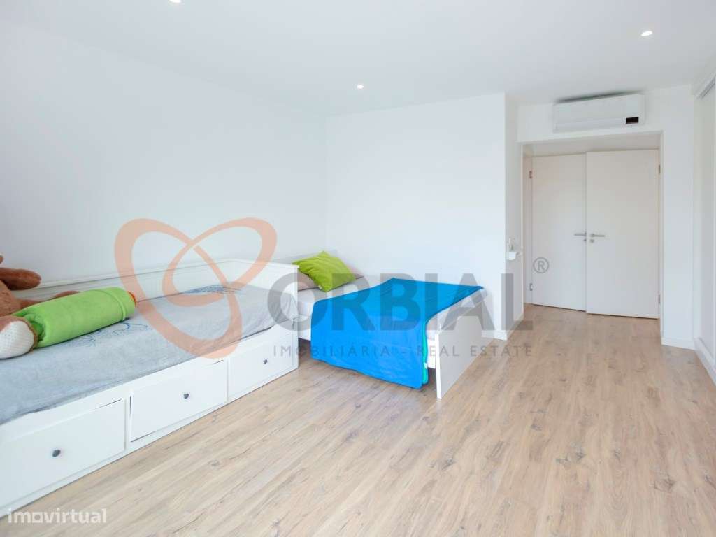 Moradia para venda em Albufeira com 6 quartos e piscina-27