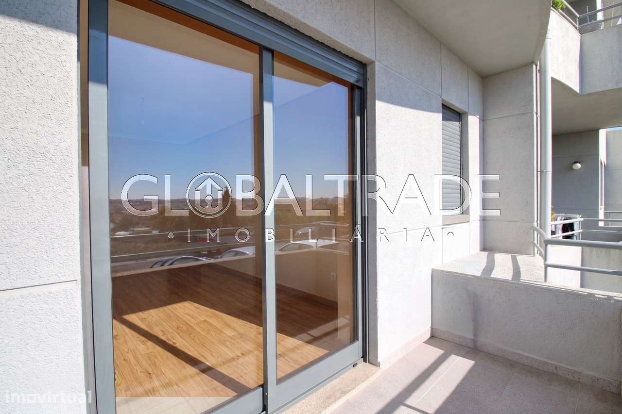 Apartamento T2 com Terraço em Baguim do Monte-16