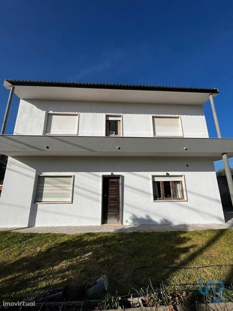 Casa / Villa T6 em Leiria de 196,00 m2