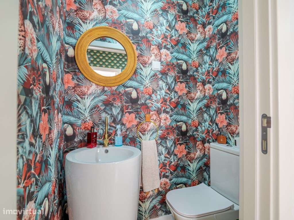 Moradia T3 com piscina nas Quintinhas, Charneca da Caparica. Estilo...-23