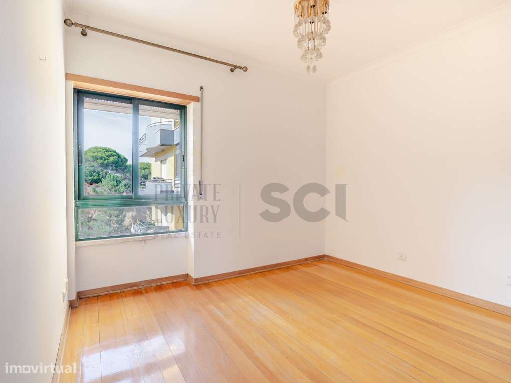 Apartamento T3 Parque da Paz Almada Arrecadação e Varandas-24