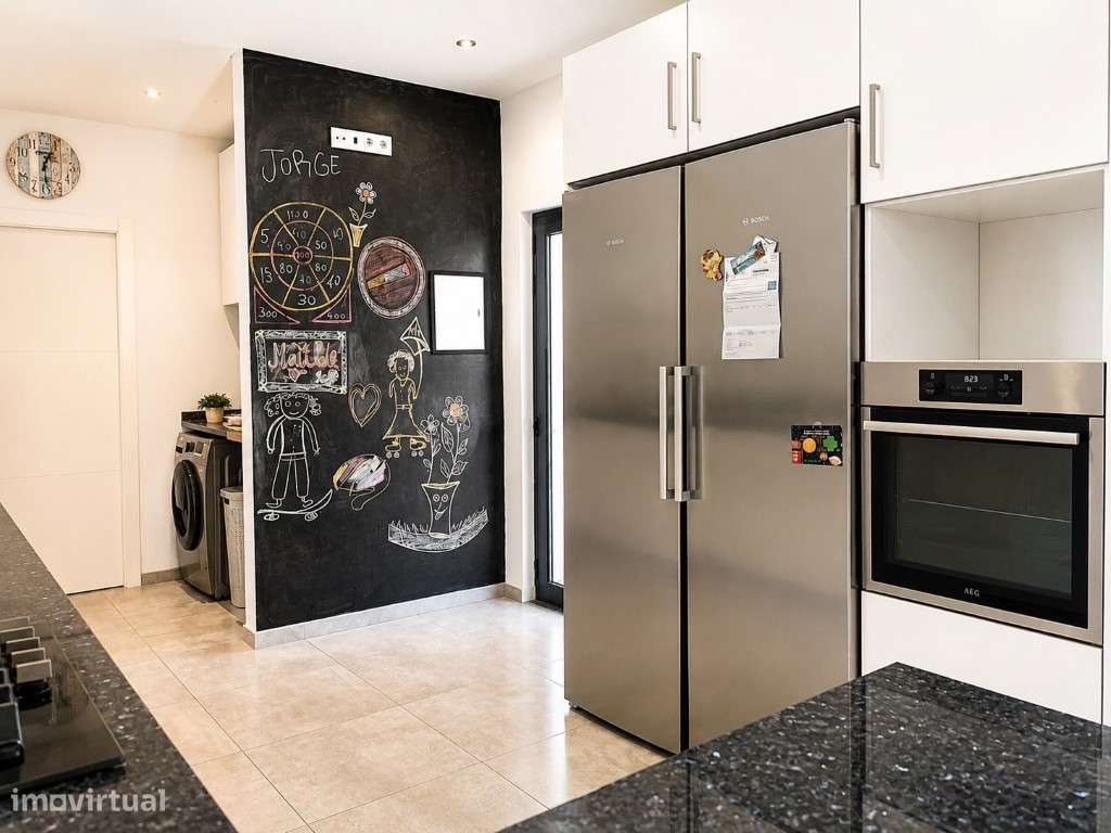 Moradia T3 +1 Renovada Pronta a Habitar Espaço, Conforto e excelent...-6
