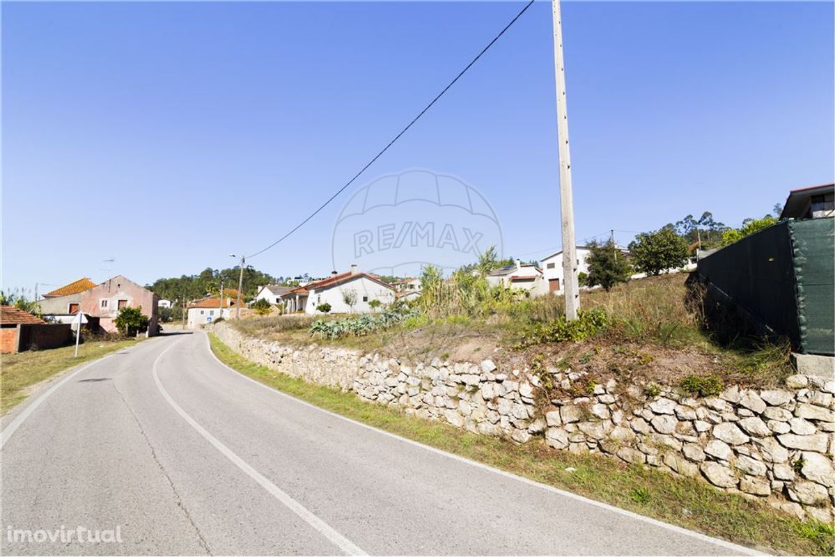 Terreno c/ duas frentes de estrada -Casal Vermelho