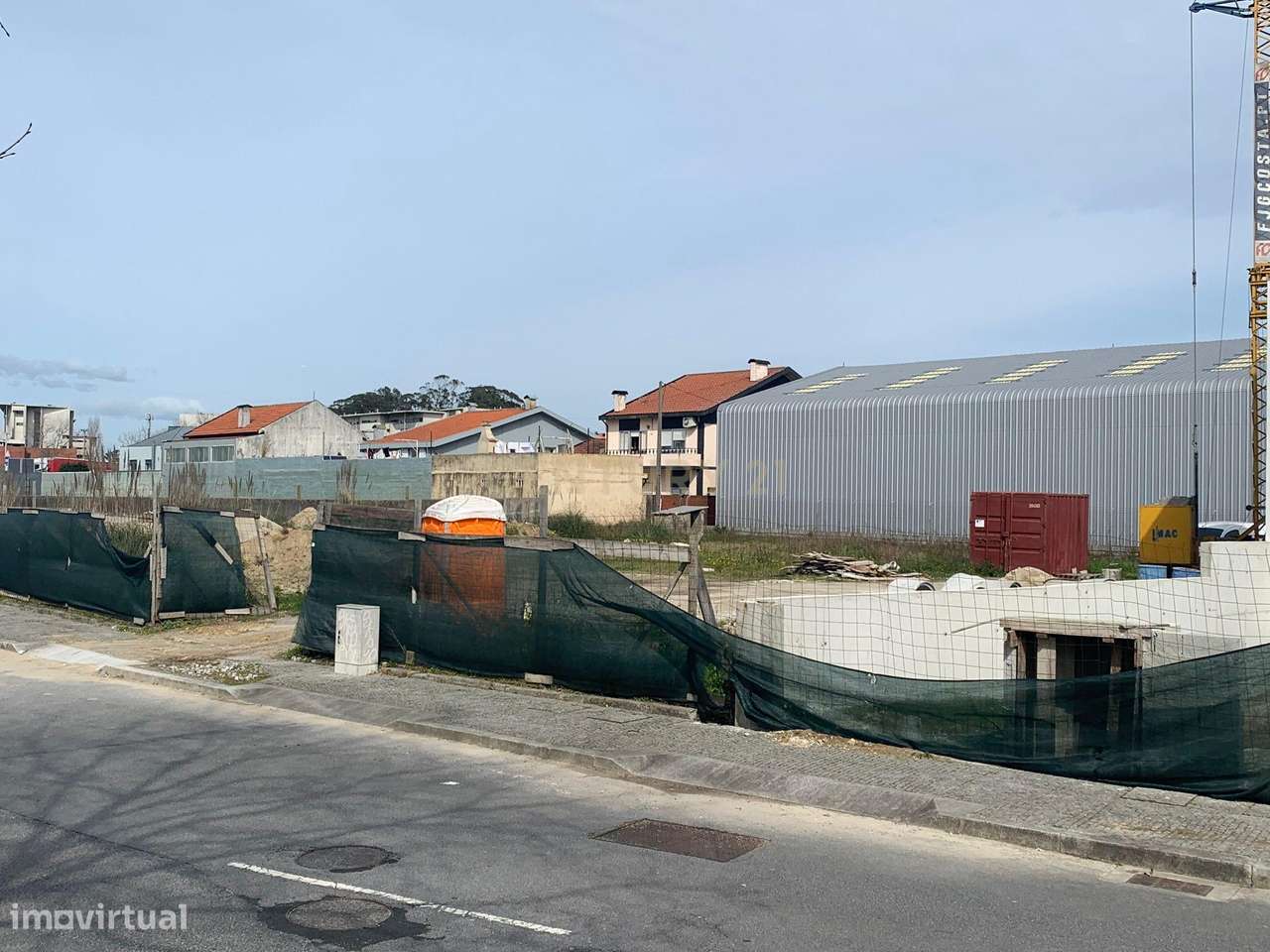 Lote 1 junto à Rua Oriental e A28, para construção de moradia - Grande imagem: 3/17