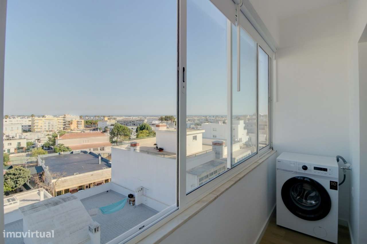 Apartamento T3 Totalmente Renovado, mobilado e com Vista Mar em Olhão-12