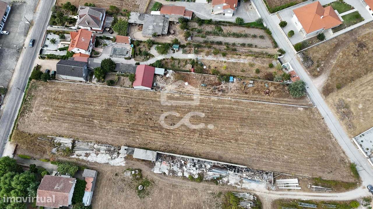 Terreno para construção de duas moradias unifamiliares com duas entrad - Grande imagem: 4/14