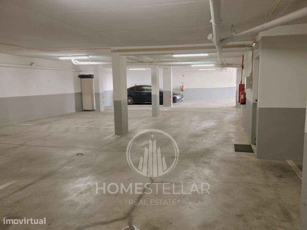 Apartamento T2 Atalaia com Arrecadação e Parqueamento-30