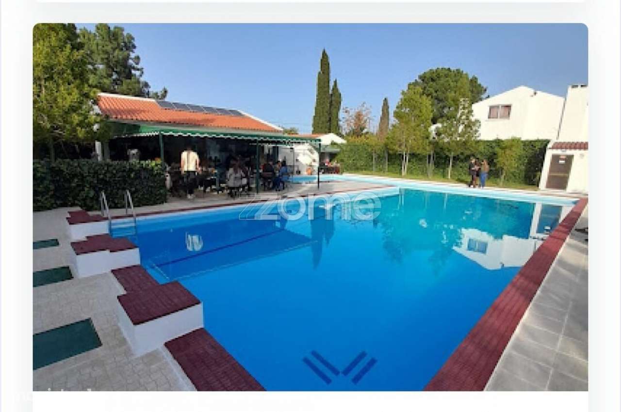 Quinta em Palmela com 8000 m2 - Grande imagem: 2/19