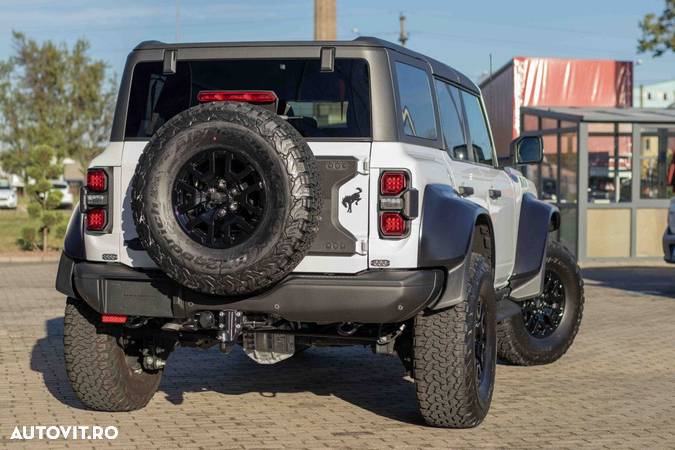 Ford Bronco - 6