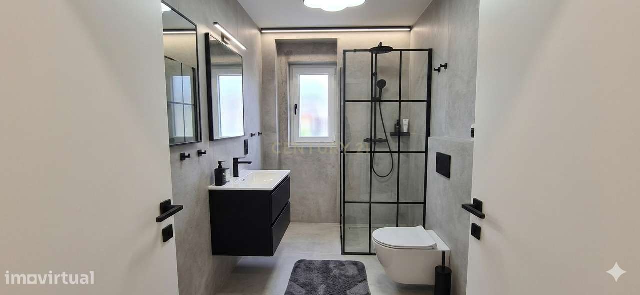 Moradia T4 Duplex com Logradouro e Sótão - Próximo aos Barcos - Grande imagem: 3/19