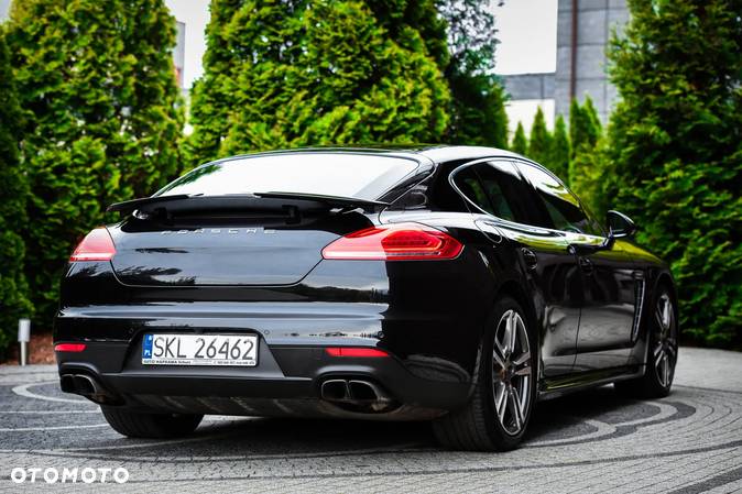 Porsche Panamera Turbo S - 38