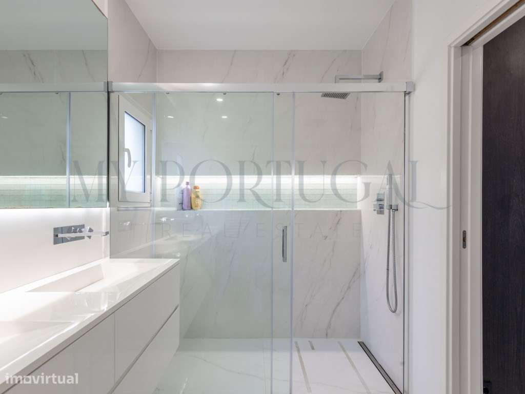 Uma Moradia com Vistas Deslumbrantes de Mar e Vale-23