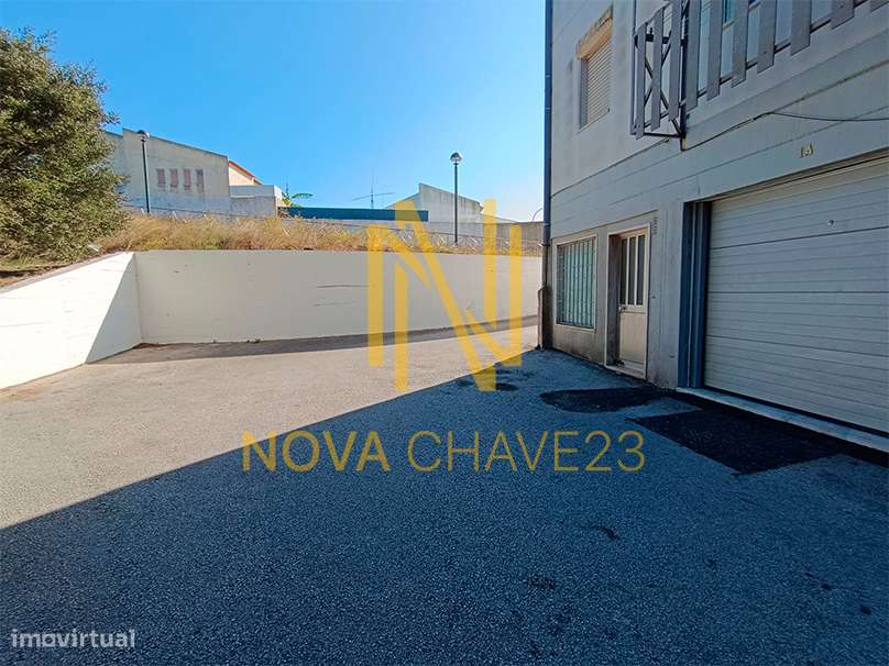 Armazém/Garagem em Mira-Sintra - Grande imagem: 5/7