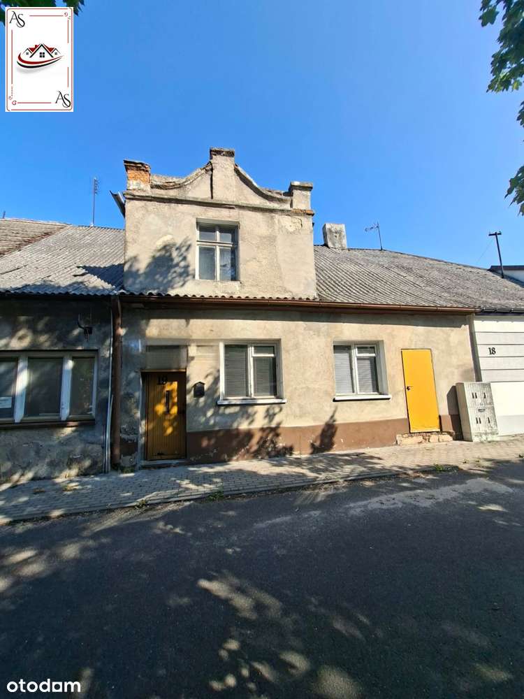 Dom w centrum naprzeciwko parku