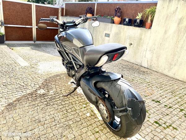 Ducati Diavel Carbon - 4