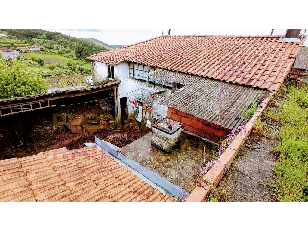 Moradia M2. Anexos-Pátio-Terreno-15 Km Coimbra - Grande imagem: 2/22