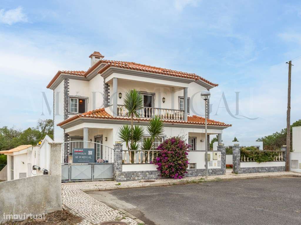 Moradia T4+1 em Ribamar: Onde o Mar e o Conforto se Encontram-45