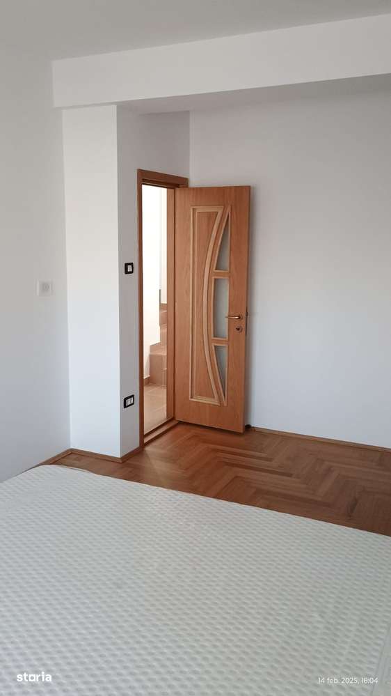 Victoria - Intre strada Poporului ! Vila P+1+M-13