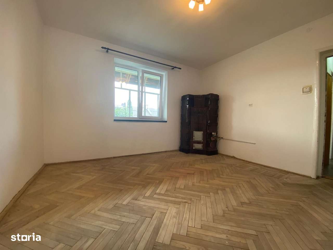 Apartament cu trei camere zona piata Astra-1