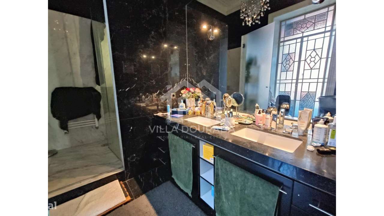 Moradia Geminada T6 em Bonfim-36