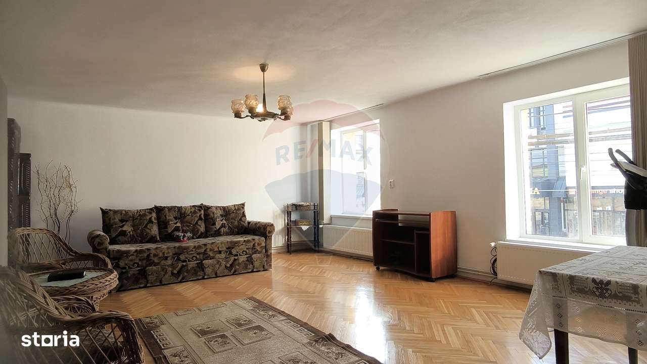 Apartament spațios într-o clădire istorică, zona centrală – Mediaș - Imagine principală: 3/17