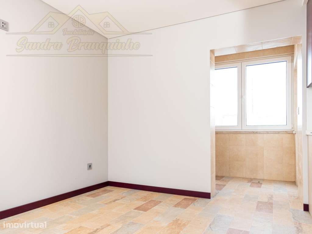 Apartamento T3 com terraço no CENTRO - Grande imagem: 2/36