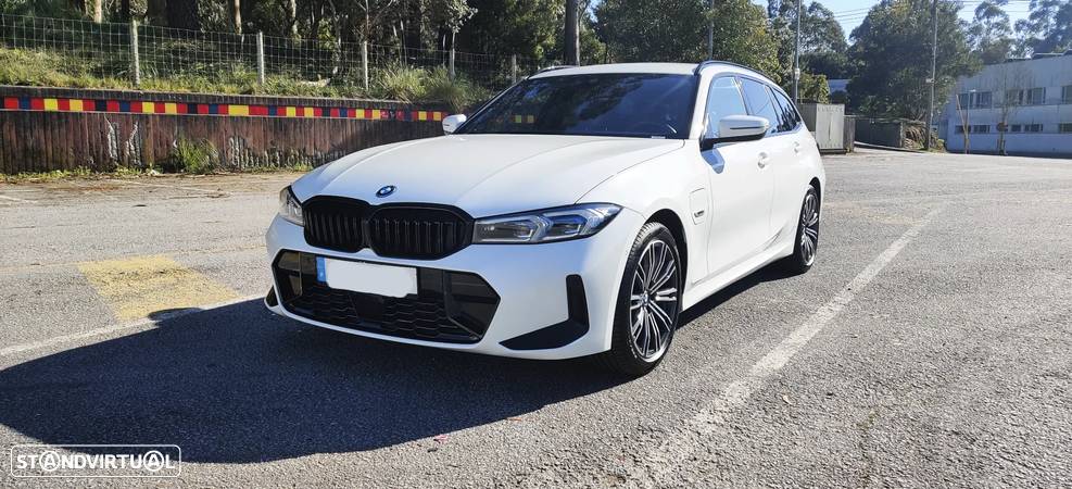 BMW 330 e Touring Pack M Auto - 1