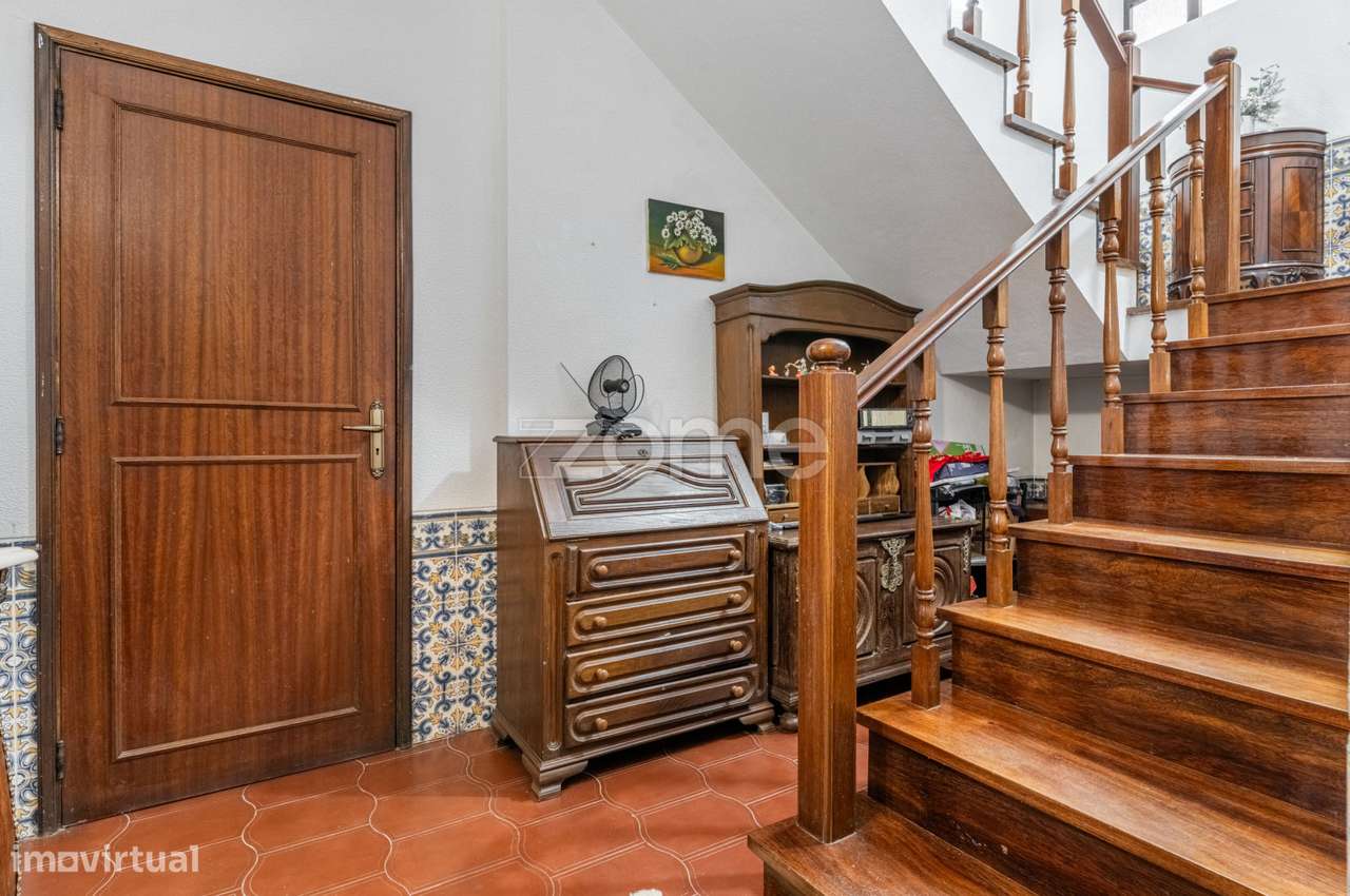 Moradia T4 com Suíte em Nogueira-22