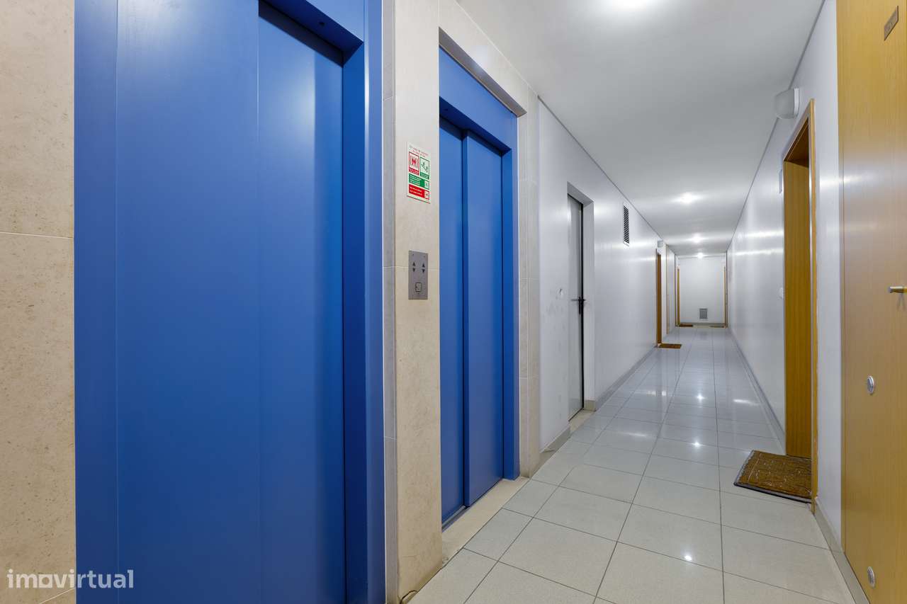 T1 Moderno com Terraço, Arrecadação e Elevador - Odivelas - Grande imagem: 4/24