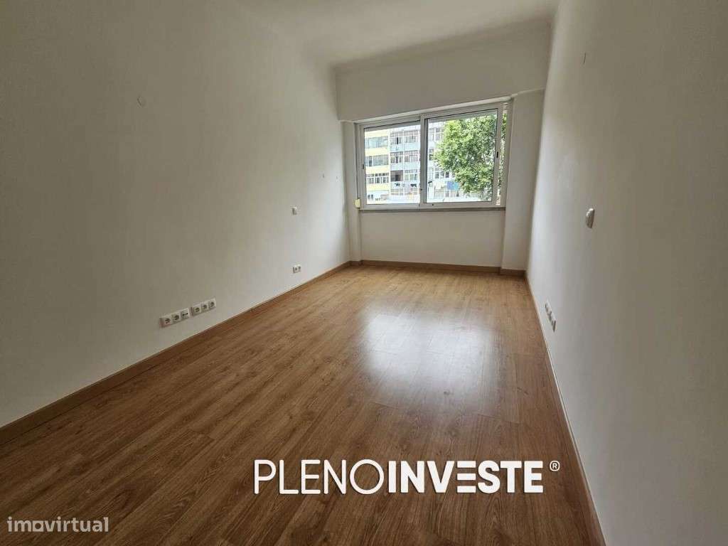 Apartamento T4 transformado em t3 na cova da piedade Almada-8