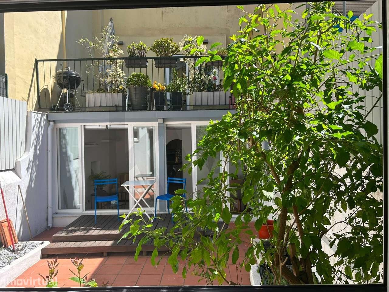Apartamento T1+1 com Quintal e Anexo Remodelado na Rua da Graça, Lisbo-6