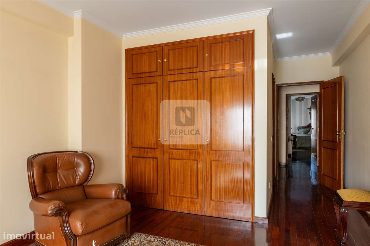 Apartamento T2 com varanda e Garagem em Matosinhos-25