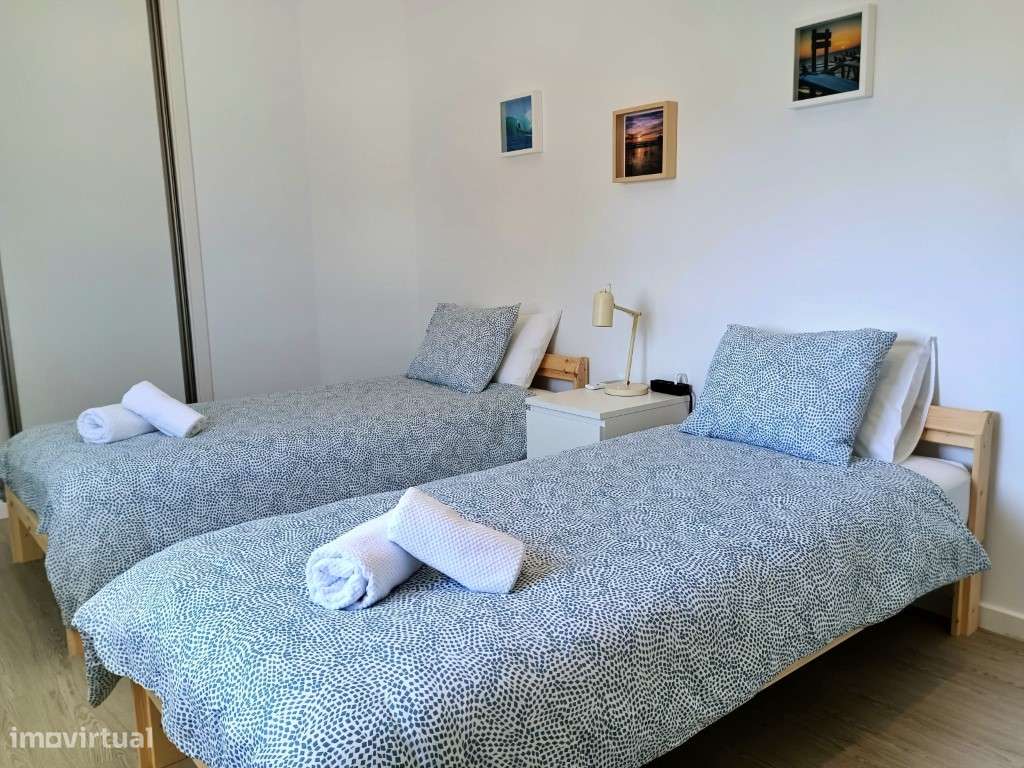 Andar Moradia T2 em Frente à Praia de Angeiras-12