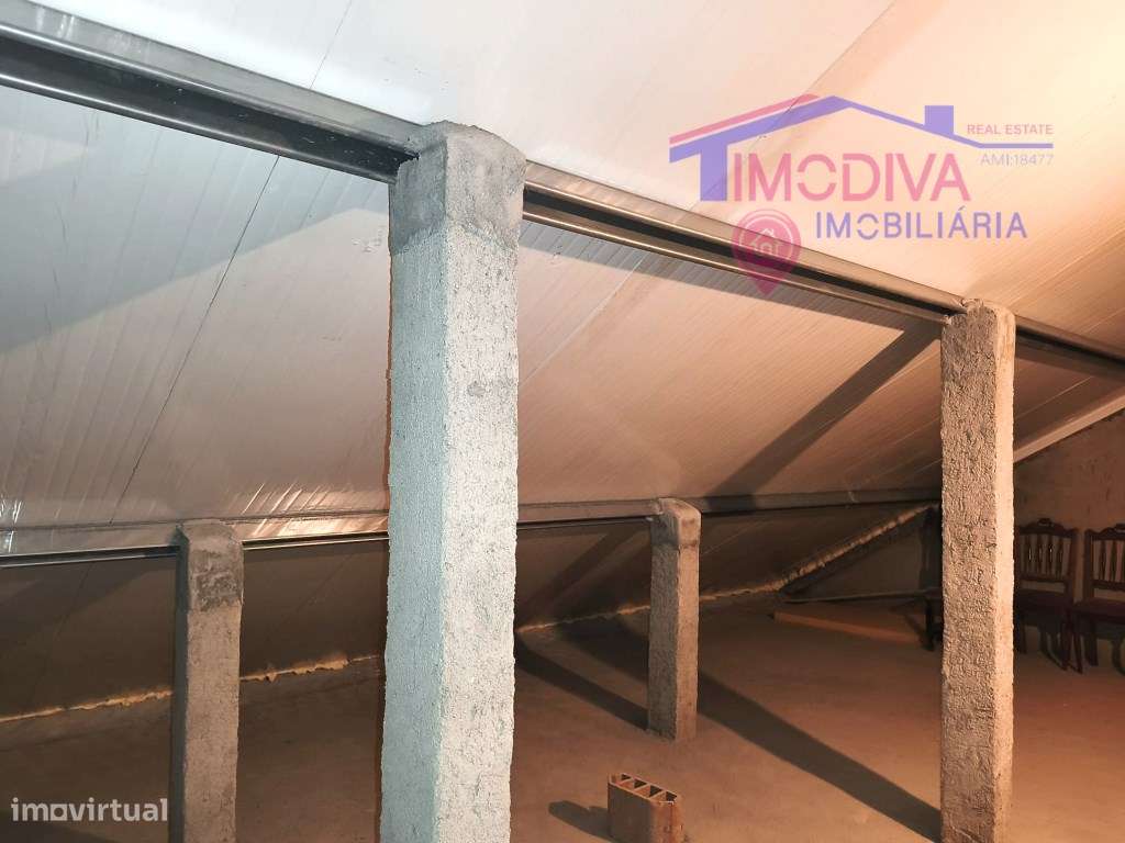 Moradia T3 com garagem e Terreno com 1850 m2 em Arega, Figueiró dos...-50