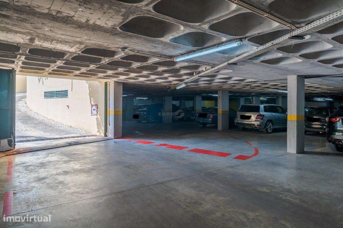 Elegante T1 com Vista Mar no Condomínio Britânia, Jardins e Piscina-22