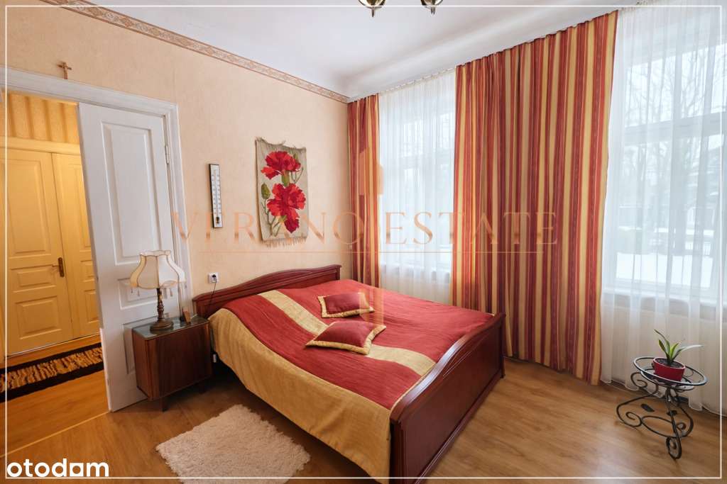 Piękna willa z potencjałem | ogród 2200m2 | basen-5