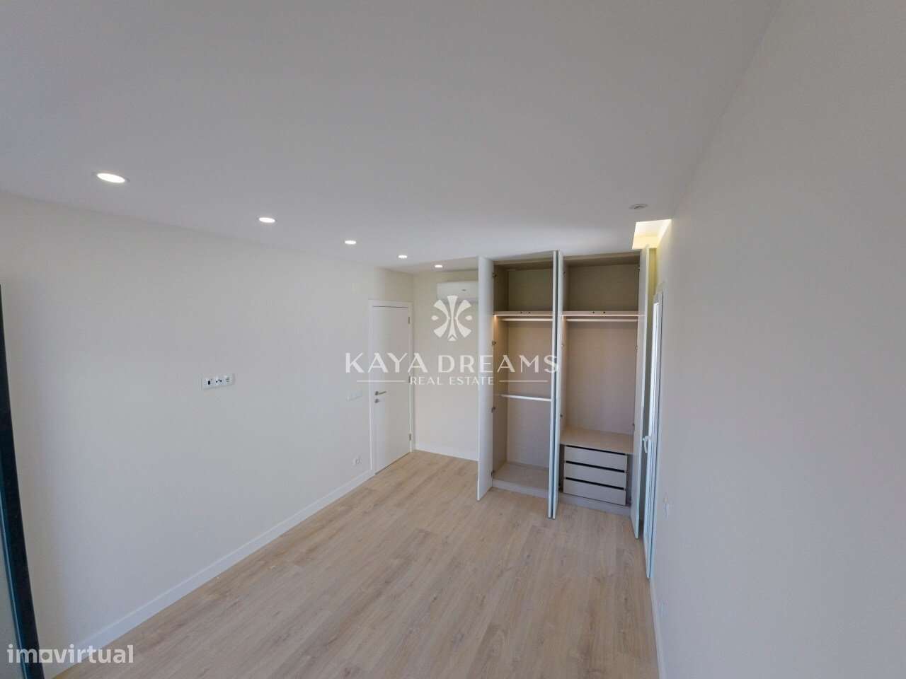Moradia Nova T5 no Bairro do  Trigache em Famões, Odivelas-15