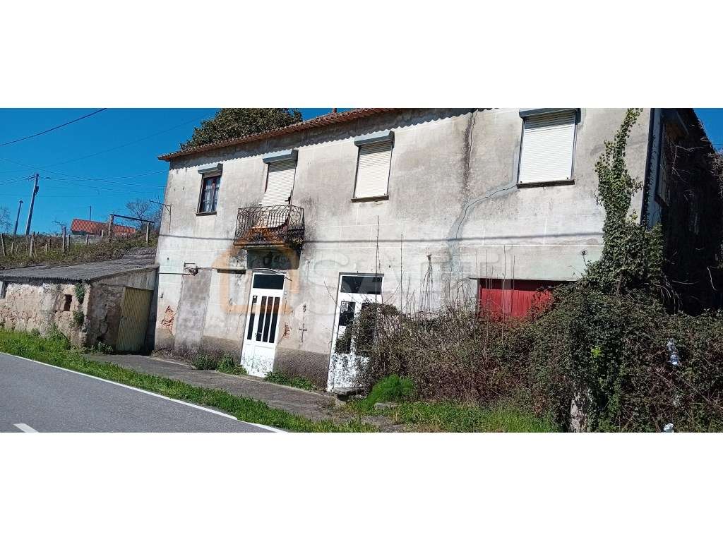 Casa para restauro - Grande imagem: 2/7