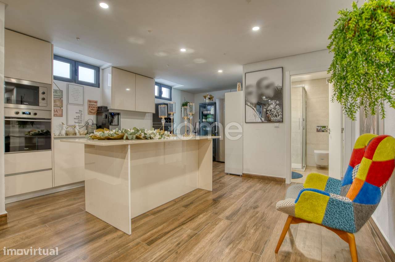 Moradia T4 com Jardim na Ramada-44