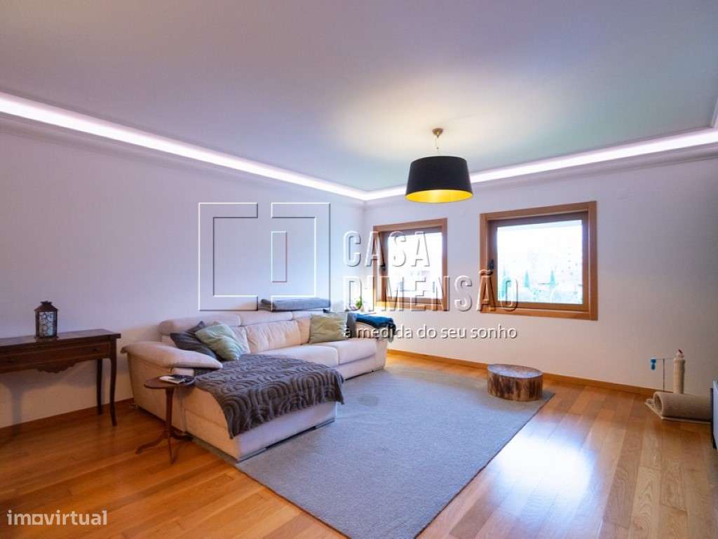 Apartamento de tipologia T2 na Serra de Carnaxide, como NOVO!!-15