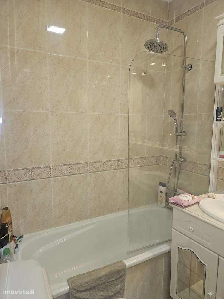 Apartamento T3 - 1º andar , Remodelado no Centro do Entroncamento-19