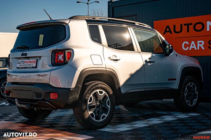 Jeep Renegade 1.3 Turbo 4x4 AT9 Limited - 13