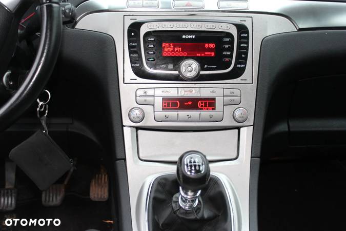 Ford S-Max - 24