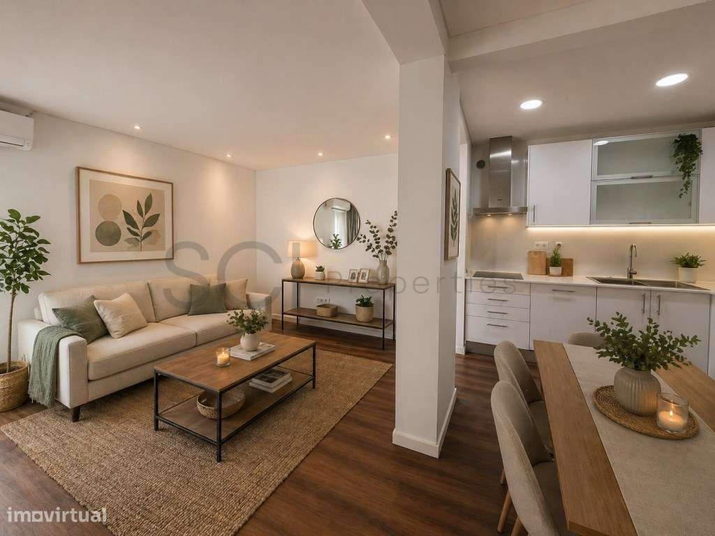 Apartamento T2 Centro de Almada Remodelado com Terraço-0