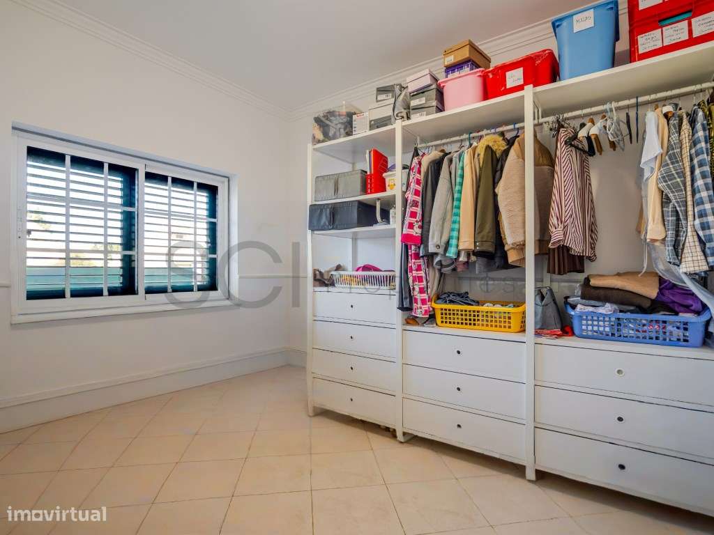 Moradia T5 Independente com Garagem em Fernão Ferro-18