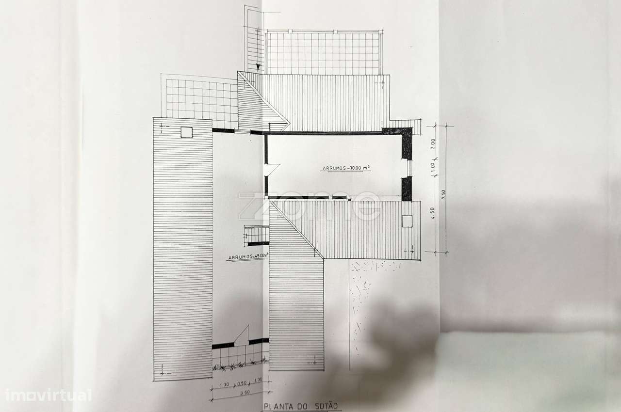 Moradia T4+1 na Ilha do Pico com Terraço Panorâmico e Vista Mar-42