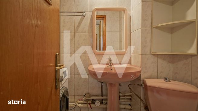 Vanzare apartament cu 3 camere, strada Paraului, zona Racadau-13